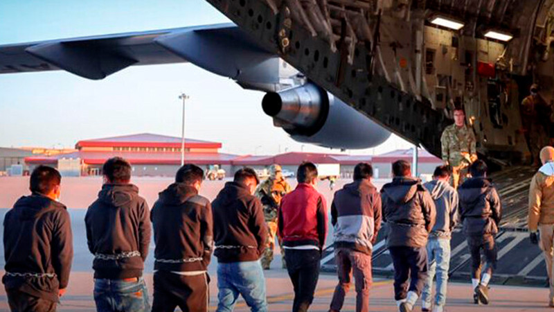 Aterrizan en Venezuela 312 migrantes deportados desde Estados Unidos; hay niños entre ellos 