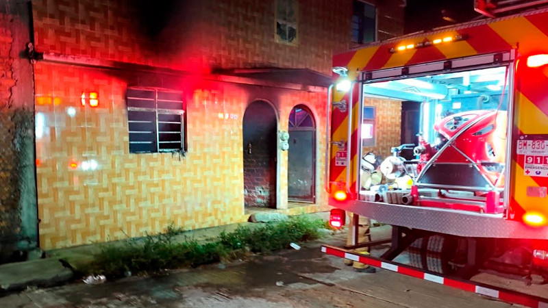Se incendia vivienda en la colonia Socialista, en Morelia, Michoacán
