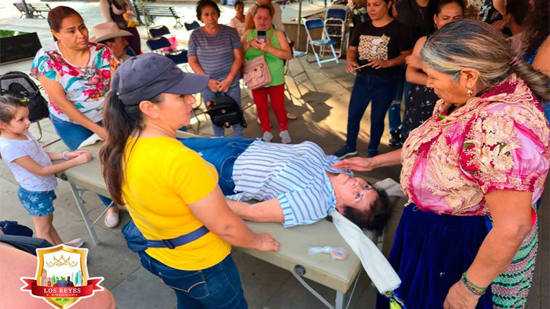 Humberto Jiménez impulsa la medicina tradicional purépecha a través de talleres en Los Reyes, Michoacán  