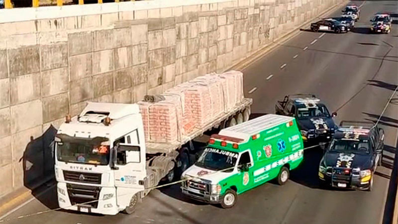 Arrolla camión de carga a peatón en el Libramiento Norte de Morelia, Michoacán; perdió la vida 