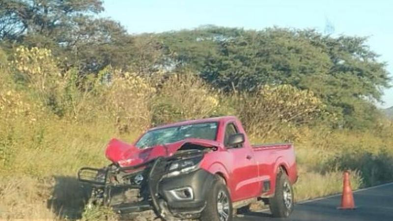 Una mujer muerta y un herido, saldo de accidente automovilístico en Ixtlán, Michoacán