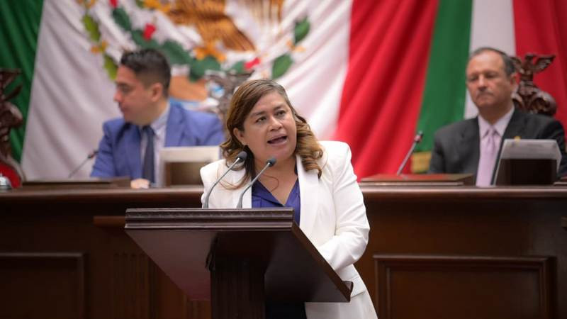Propone Belinda Iturbide visibilizar a los trabajadores del Congreso de Michoacán  