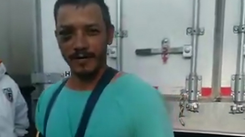 Paciente queda varado en ambulancia por bloqueo en la autopista Guadalajara–Ocotlán; pasó la noche ahí pese a su urgencia 