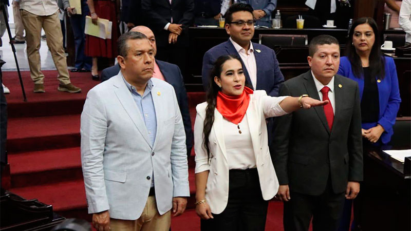 Congreso del Estado toma protesta a Yesenia Díaz Barrera como Regidora de Tacámbaro