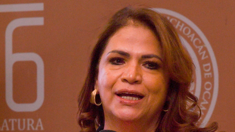 Fabiola Alanís: Las becas para estudiantes son una revolución que transforma a México 