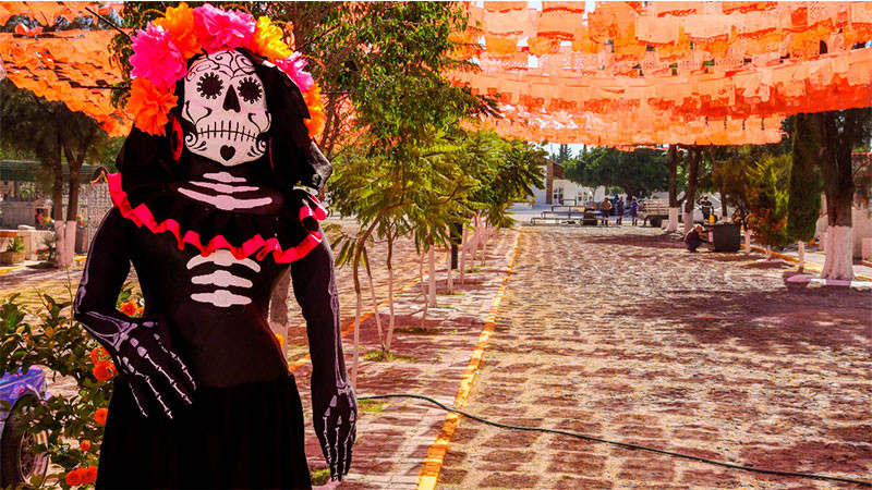 Listos los panteones municipales de Santa Bárbara y Pita en Corregidora para recibir a los visitantes por Día de Muertos 