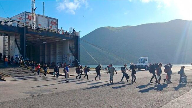 Menores rescatados de barco en las costas de Sinaloa declaran que iban por su voluntad a trabajar en Baja California Sur