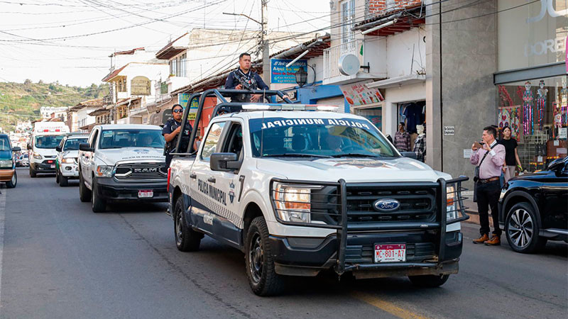 Alma Mireya González Sánchez da arranque al Operativo de Noche de Ánimas en Quiroga, Michoacán 