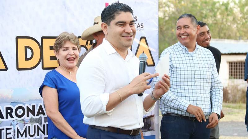 Entrega Pablo Varona, sistema completo de agua potable en la localidad de Vuelta Grande de Huetamo, Michoacán 
