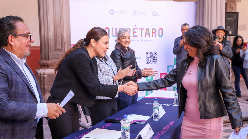 Certifican UAQ y SECTUR a nuevos Guías de Turistas 