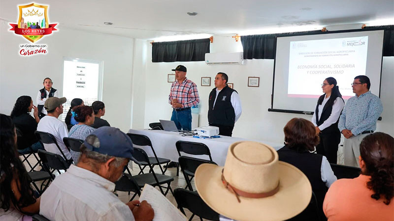 Humberto Jiménez impulsa la economía social y la capacitación ciudadana en Los Reyes, Michoacán 