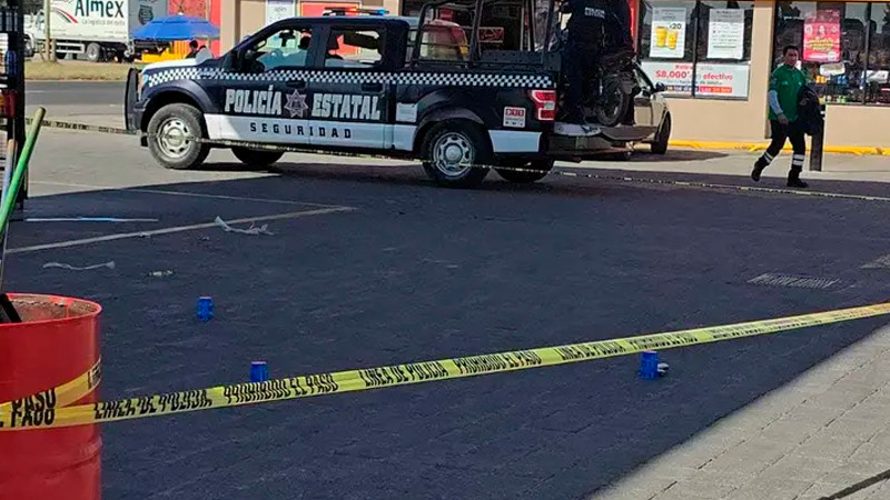 Ciudadanos y trabajadores frustran intento de asalto en gasolinera de Tlaxcala; someten a presuntos asaltantes 