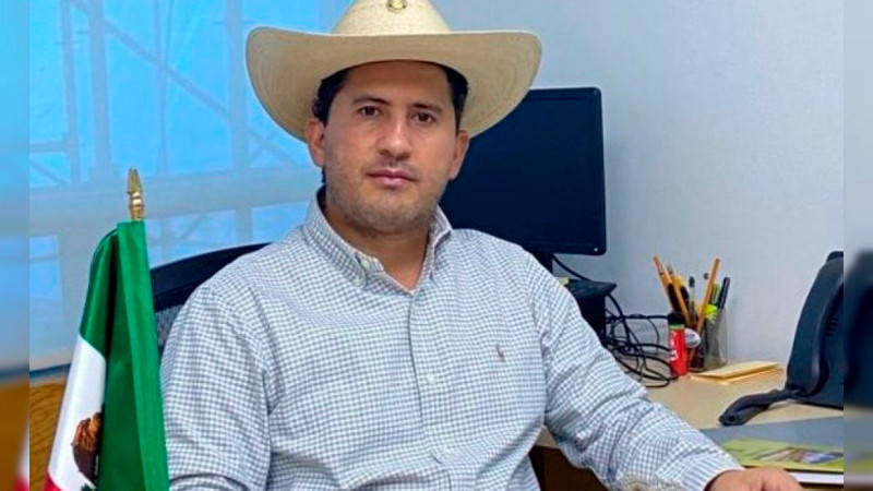 Carlos Manzo abrió seis farmacias gratuitas para la población de Uruapan 