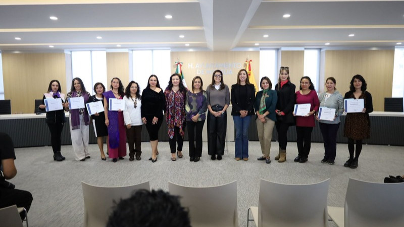  Ayuntamiento reconoce  a morelianas que concluyeron el programa “Morelia Emprende” 