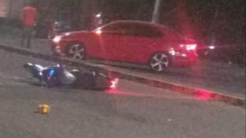 En Zitácuaro, Michoacán, muere motociclista en accidente 