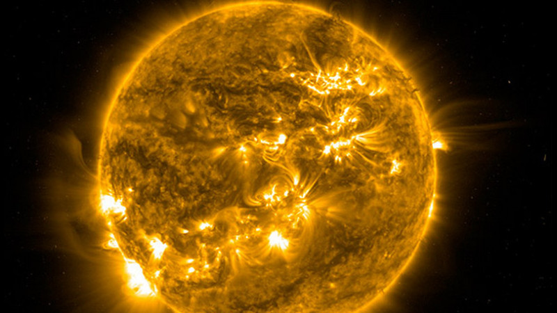 Alertan especialistas de la UNAM Morelia sobre actividad solar intensa 