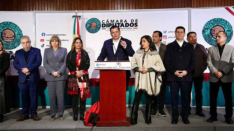 Que se investigue el móvil político en el homicidio de Carlos Manzo, insiste Memo Valencia a García Harfuch 