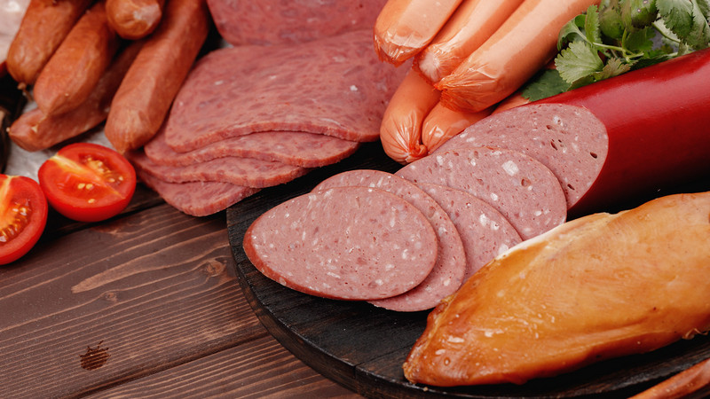 Conoce los riesgos de consumir embutidos con demasiada frecuencia 