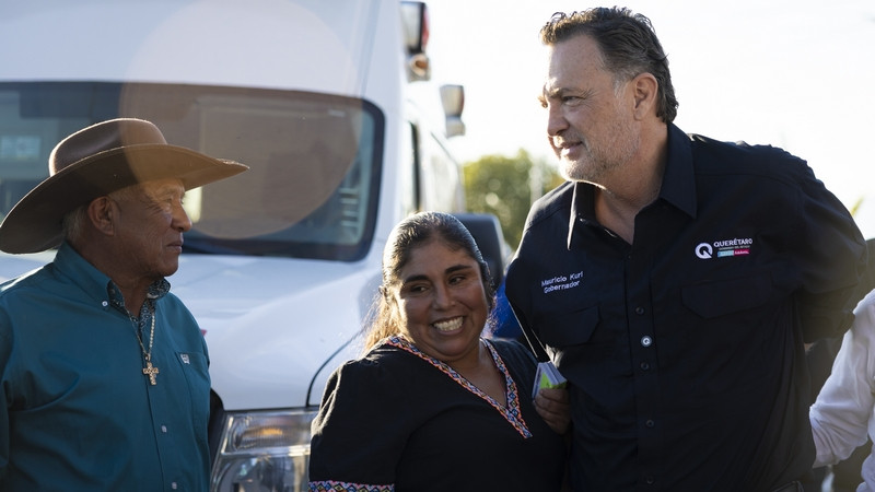 Entrega gobernador de Querétaro mejora de calles en San Isidro El Alto 