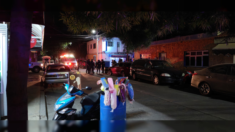 Ultiman a taquero mientras rellenaba garrafón de agua en Zamora, Michoacán 