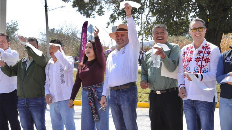 Inaugura Bedolla conexión Villas del Pedregal-San Nicolás Obispo 