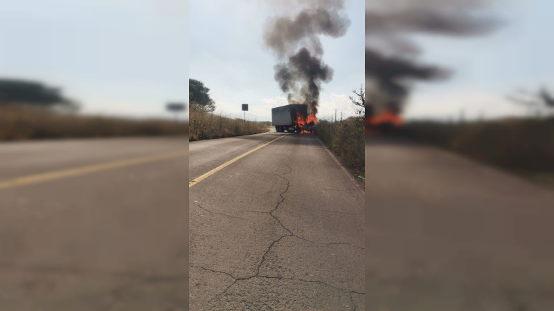 Violencia estalla en varios puntos de Michoacán: enfrentamiento en Salvador Escalante y bloqueos con vehículos incendiados en la región Zamora – La Piedad