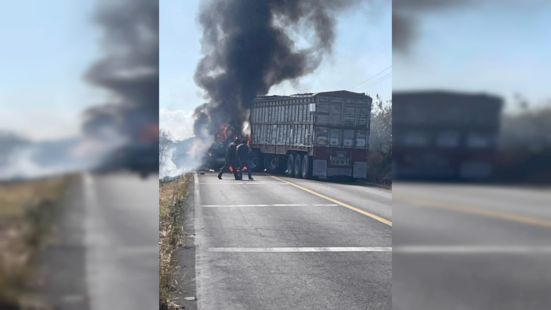 Estallido de violencia llega a Morelia y suman 10 municipios de Michoacán bajo bloqueos y enfrentamientos este lunes
