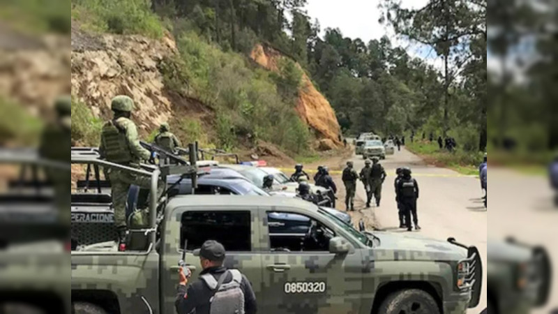 Balacera en el Cerro de La Cantera: Ejército ultima a dos hombres y asegura un arsenal y flotilla en Santa Clara del Cobre, Michoacán  