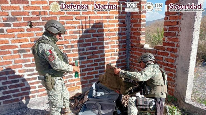 Operativos en 10 municipios de Michoacán dejan 12 detenidos, explosivos y vehículos blindados asegurados 