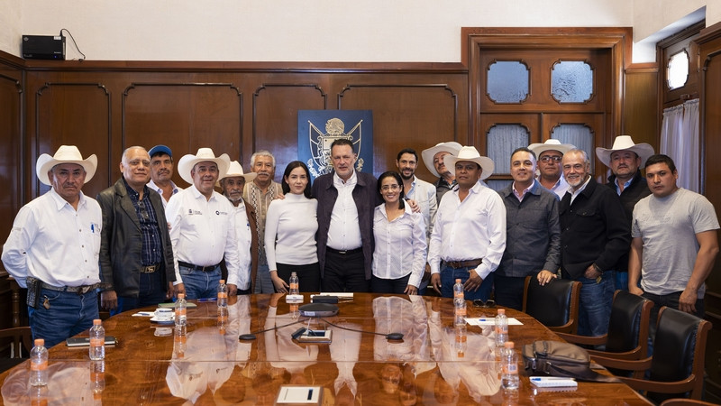 Sostiene Mauricio Kuri encuentro con productores de maíz en Querétaro 