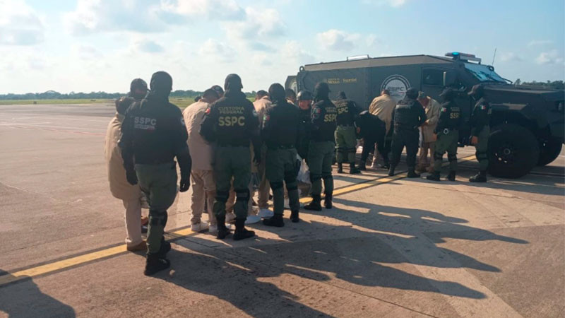 Trasladan a 9 reclusos de alta peligrosidad a penal de Villa Comaltitlán, Chiapas 