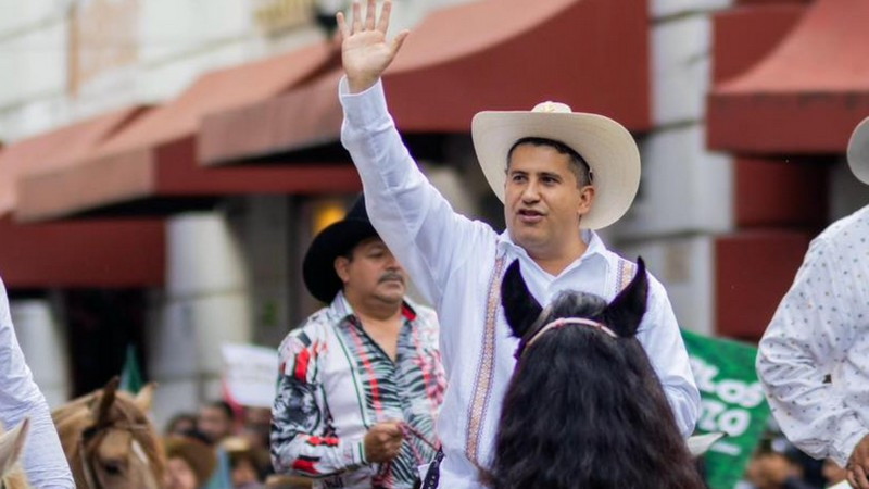 Arrestan a segundo implicado en homicidio de Carlos Manzo; habría ayudado a delincuentes a escapar en un taxi 