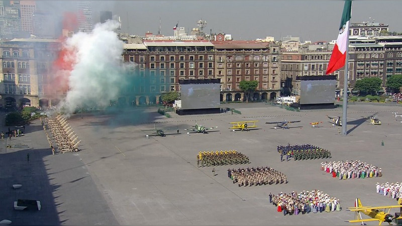 Arranca desfile militar por el 115 Aniversario de la Revolución Mexicana 