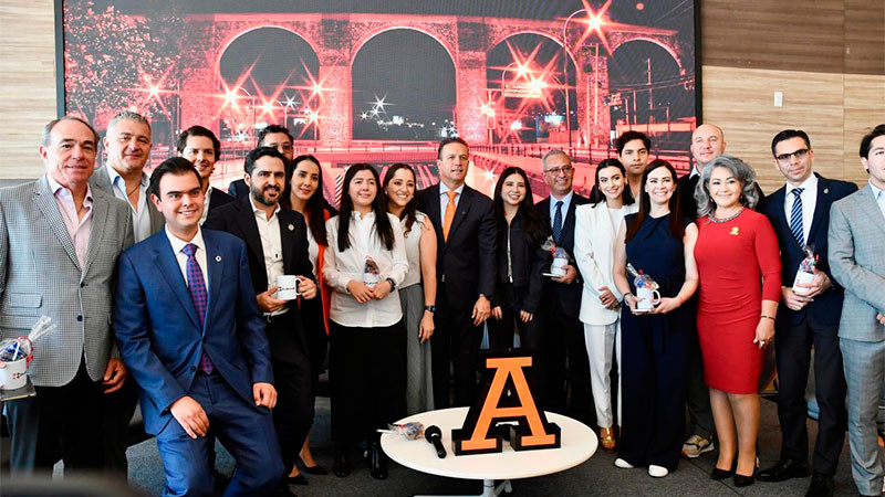 Inaugura Agustín Dorantes el foro "Querétaro es MX: Conectando industria, tecnología y desarrollo sostenible" 