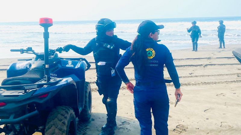 Operativo continúa para localizar a joven arrastrado por el mar en Lázaro Cárdenas, Michoacán 