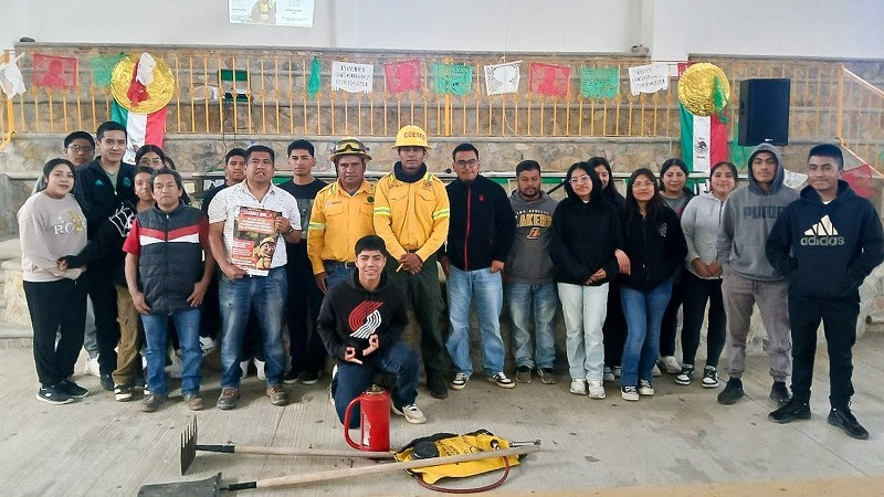 Capacita Coesfo sobre el uso responsable del fuego a personas comuneras de San Juan Quiotepec, Oaxaca 