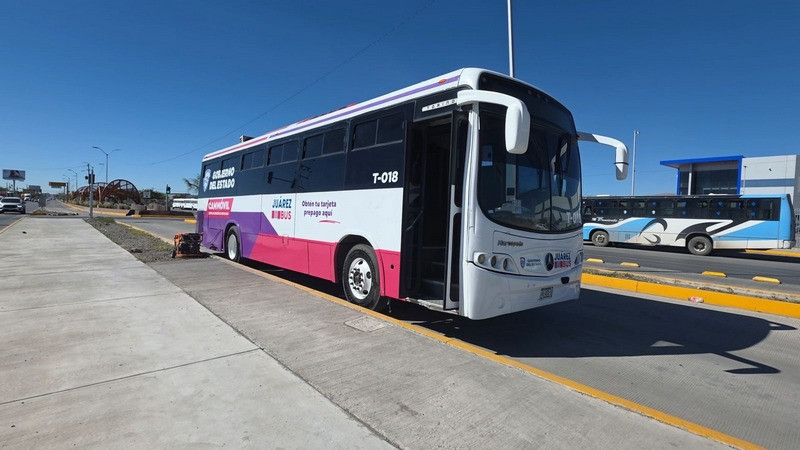 Mantiene CAM Móvil del JuárezBus el servicio de atención en supermercado de Riberas en Chihuahua 