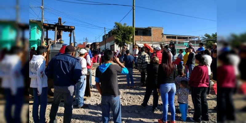 Se invierten 2 millones de pesos en obra para la colonia Jardines de Santiaguito 
