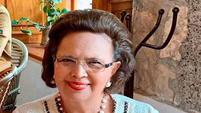 UMSNH reconoce trayectoria de la licenciada Guadalupe Morales, ejemplo de entrega y compromiso con la educación  