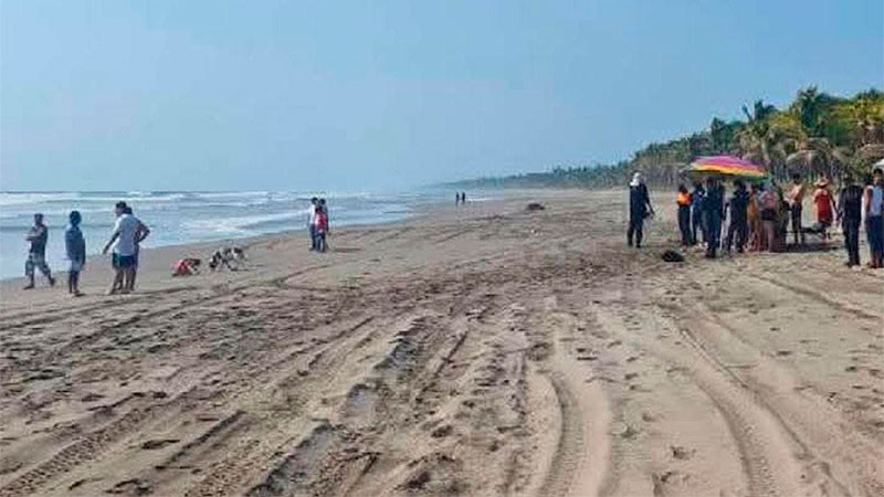 Turista se salva de perder la vida ahogado en Lázaro Cárdenas, Michoacán  