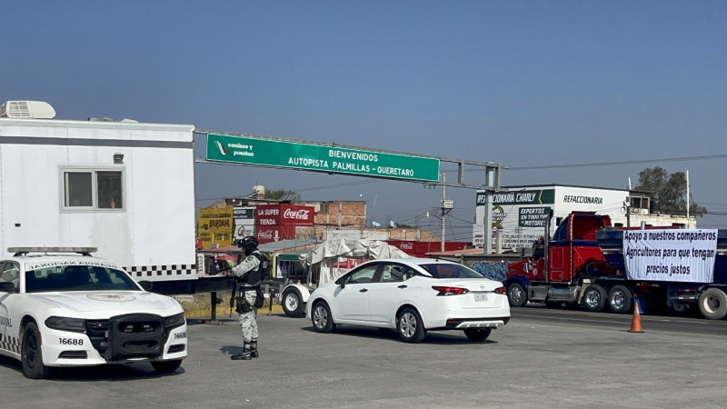 Carretera 57 afectada por bloqueos de transportistas y campesinos 