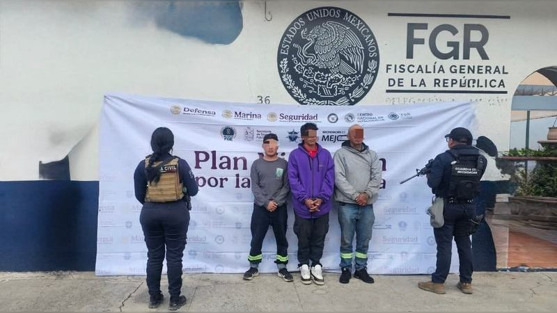 Operación Paricutín: en Penjamillo, Michoacán, detienen a tres con pastillas psicotrópicas y aseguran dos vehículos robados 