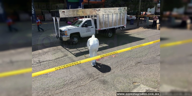Morelia: Muere hombre al ser atropellado por un camión de volteo