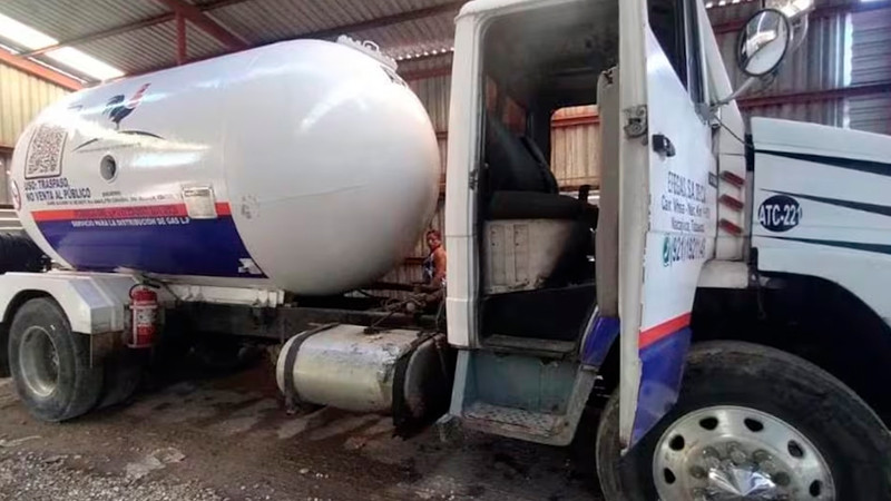 Decomisan al menos 30 mil litros de huachicol y 10 mil de gas LP en Tabasco 