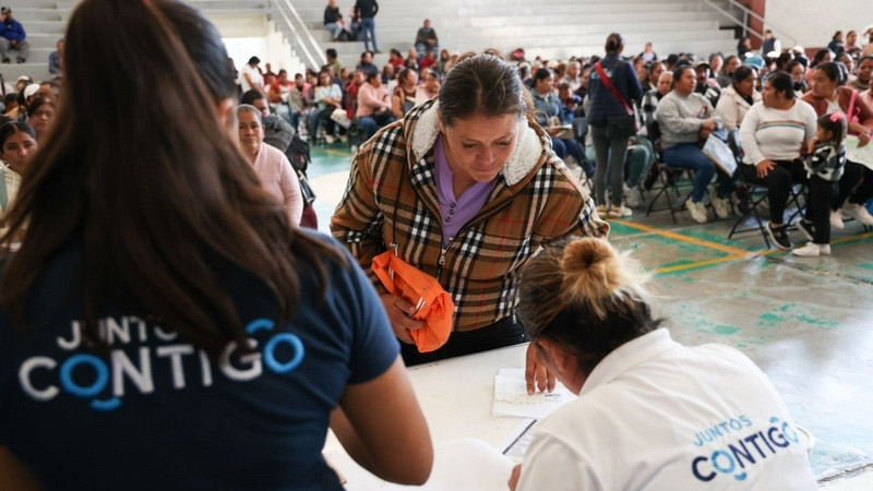 Continúa SEDESOQ entrega de Tarjetas Contigo a beneficiarios de Colón 
