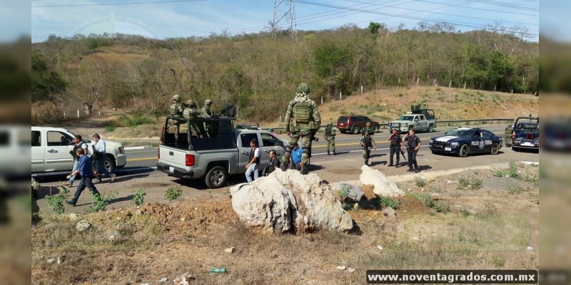 Policías federales y civiles se enfrentan a balazos en La Unión, Guerrero - Foto 3 