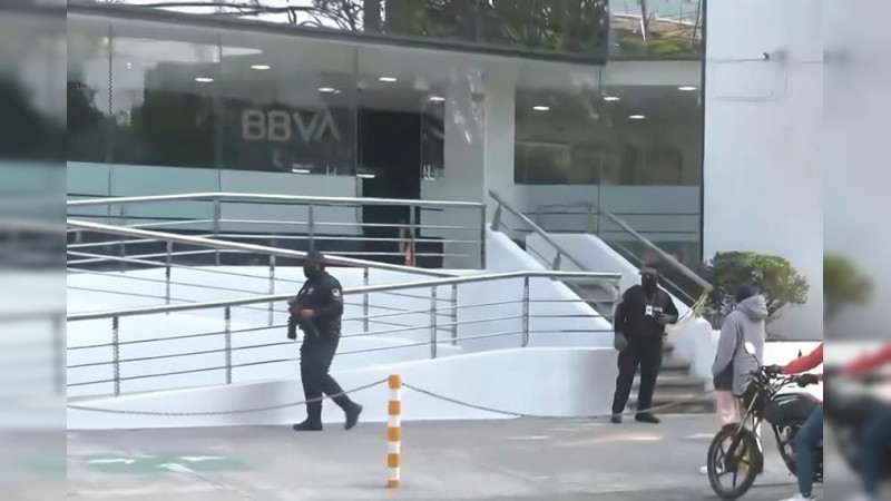 Balacera afuera de un banco deja un herido en Naucalpan, Estado de México  