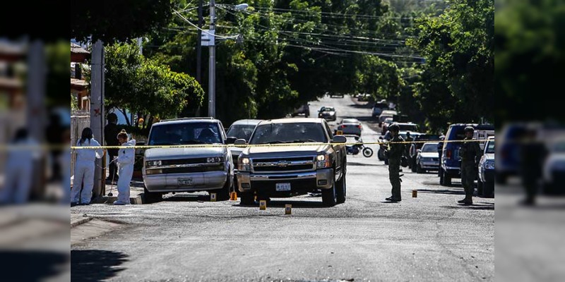 Exdirector de Seguridad de Mazatlán, Sinaloa, sufre atentado; hay dos muertos y un herido - Foto 0 