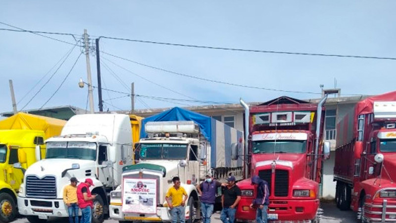 Asaltan a transportistas mientras protestaban contra la inseguridad 