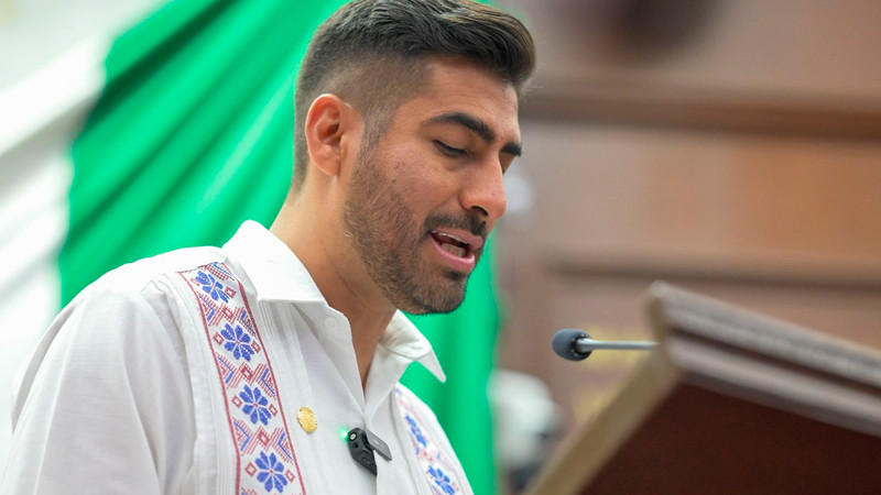 Propone Alfonso Chávez integrar inteligencia artificial en la educación de Michoacán 